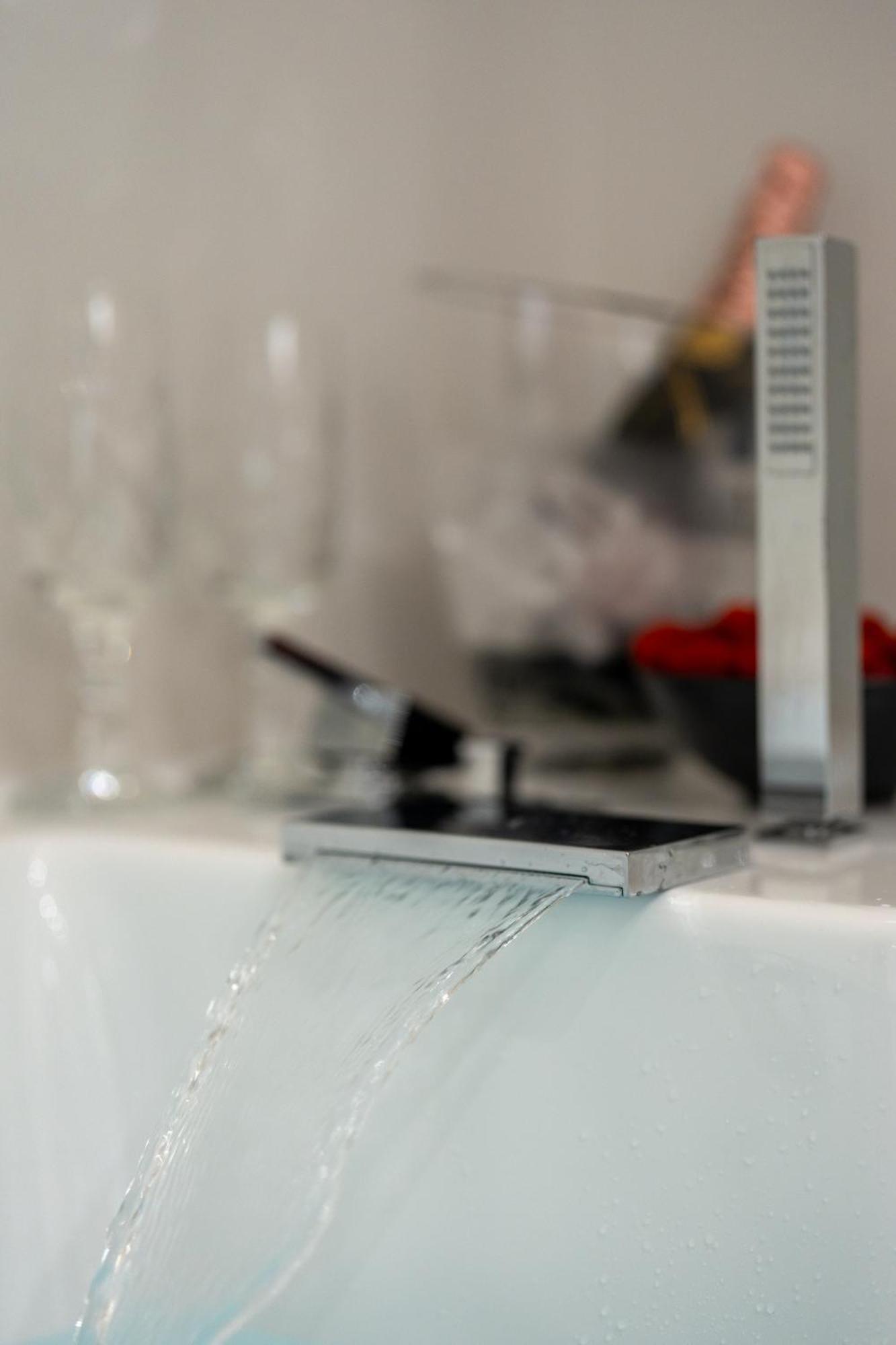 Derouse Othon Suite With Hydromassage Jacuzzi Athen Eksteriør billede